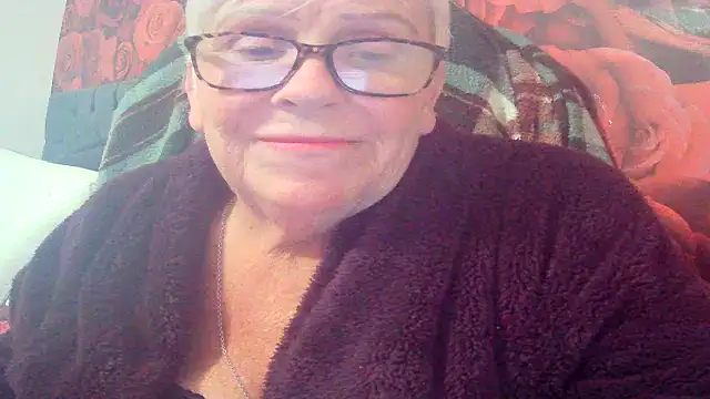 Playful MILF Demi online show from 3, 6, 2026