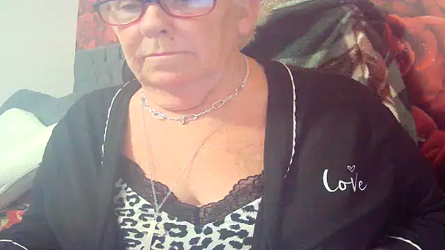 Playful MILF Demi online show from 15, 5, 2026