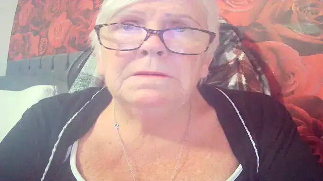 Playful MILF Demi online show from 12, 5, 2026