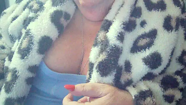Snapshot of Playful_MILF_Demi chatting on 7, 2, 2026 Playful MILF Demi online show from 7, 2, 2026