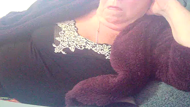 Playful MILF Demi online show from 9, 4, 2026