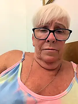 Snapshot of Playful_MILF_Demi chatting on 3, 7, 2026 Playful MILF Demi online show from 3, 7, 2026