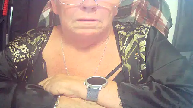 Snapshot of Playful_MILF_Demi chatting on 24, 6, 2026 Playful MILF Demi online show from 24, 6, 2026