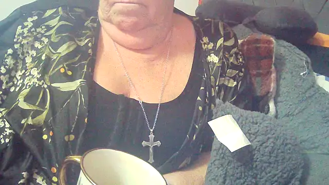 Snapshot of Playful_MILF_Demi chatting on 24, 2, 2026 Playful MILF Demi online show from 24, 2, 2026