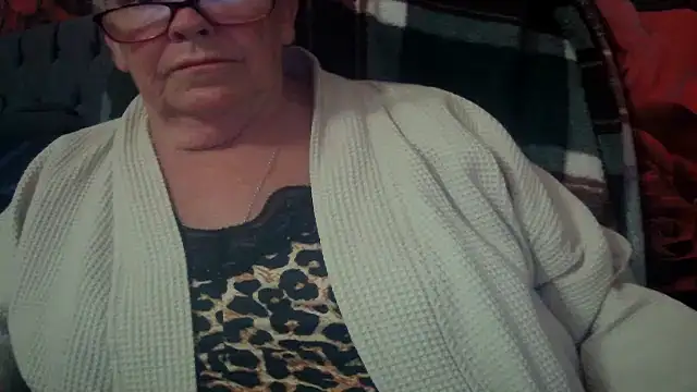 Snapshot of Playful_MILF_Demi chatting on 16, 6, 2026 Playful MILF Demi online show from 16, 6, 2026