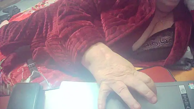 Playful MILF Demi online show from 28, 10, 2025