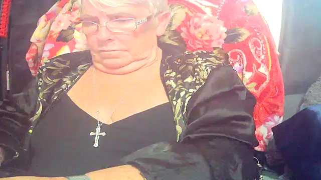 Snapshot of Playful_MILF_Demi chatting on 24, 6, 2026 Playful MILF Demi online show from 24, 6, 2026