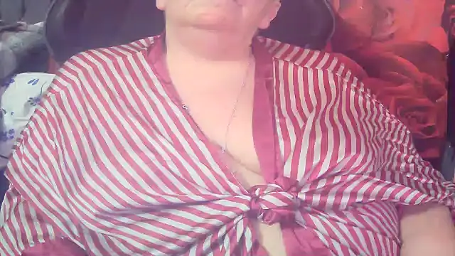 Snapshot of Playful_MILF_Demi chatting on 25, 2, 2026 Playful MILF Demi online show from 25, 2, 2026