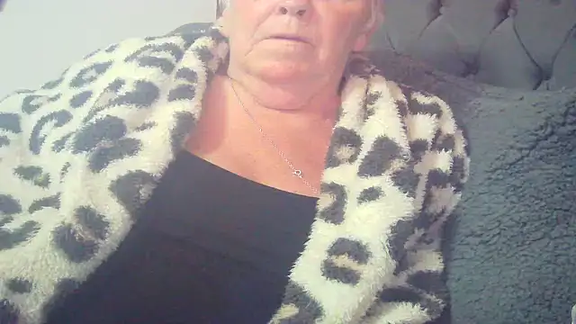 Playful MILF Demi online show from 8, 5, 2026
