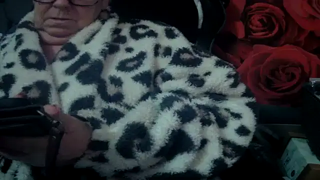 Playful MILF Demi online show from 12, 3, 2026