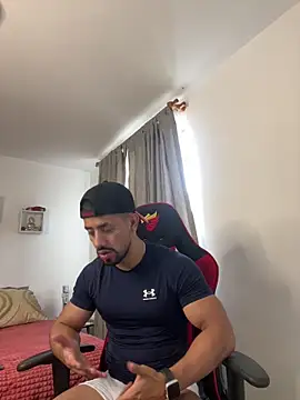 Ezzio Scolaro online show from 6, 11, 2025