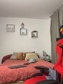 Ezzio Scolaro online show from 7, 11, 2025