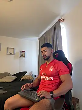 Ezzio Scolaro online show from 11, 3, 2026