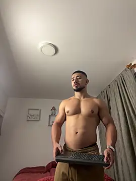 Ezzio Scolaro online show from 2, 12, 2025