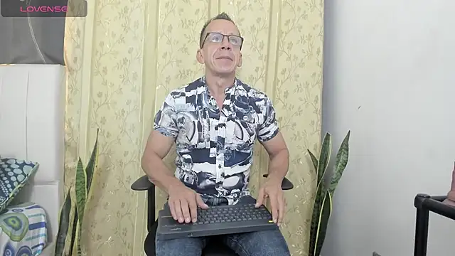  axelking  online show from 8, 7, 2026