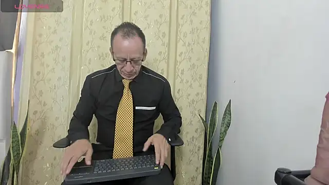  axelking  online show from 10, 7, 2026