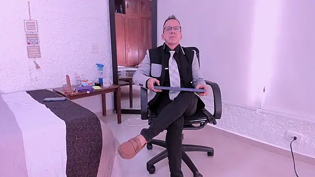  axelking  online show from 2, 12, 2025