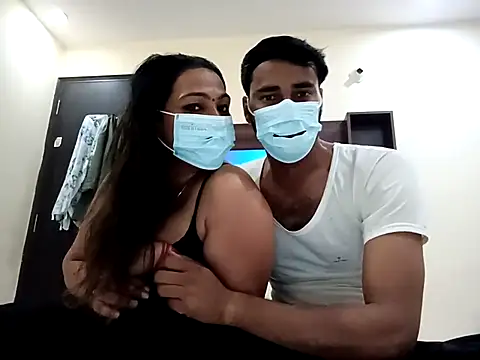 horny milf couple online show from 6, 10, 2025