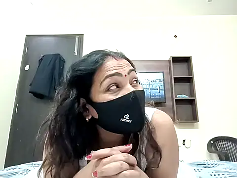 horny milf couple online show from 15, 10, 2025