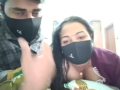 horny milf couple online show from 19, 10, 2025