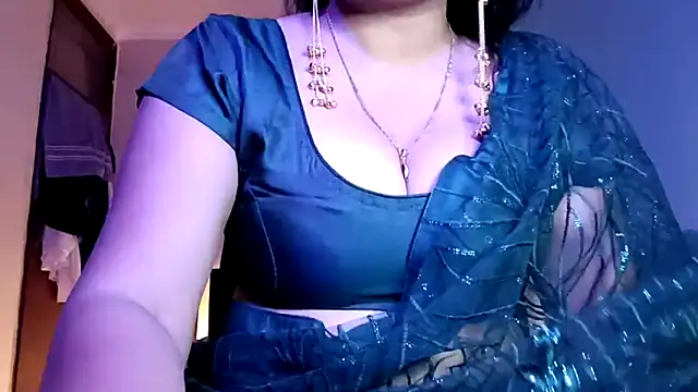Snapshot of horny_milf_couple chatting on 28, 5, 2026 horny milf couple online show from 28, 5, 2026
