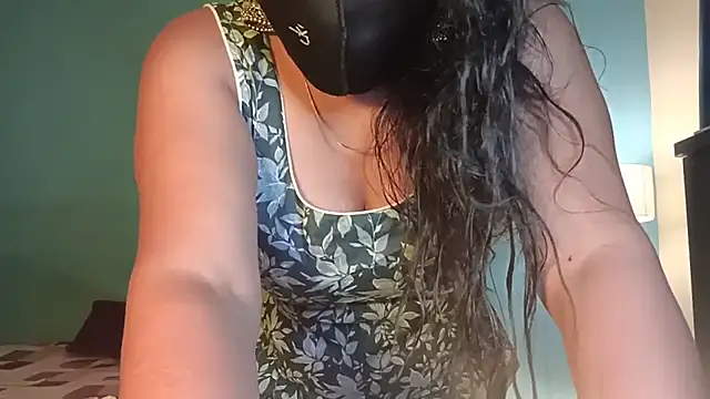 horny milf couple online show from 17, 7, 2026