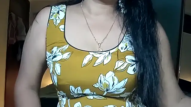 horny milf couple online show from 13, 6, 2026