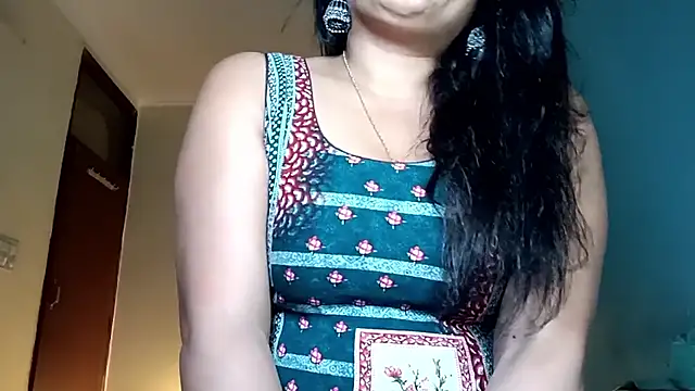 horny milf couple online show from 4, 6, 2026