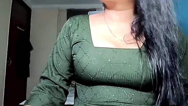 Snapshot of horny_milf_couple chatting on 22, 4, 2026 horny milf couple online show from 22, 4, 2026