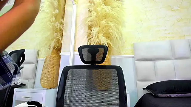 ScarletEvanss  online show from 29, 3, 2026