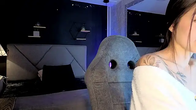 giapearl25 online show from 14, 10, 2025