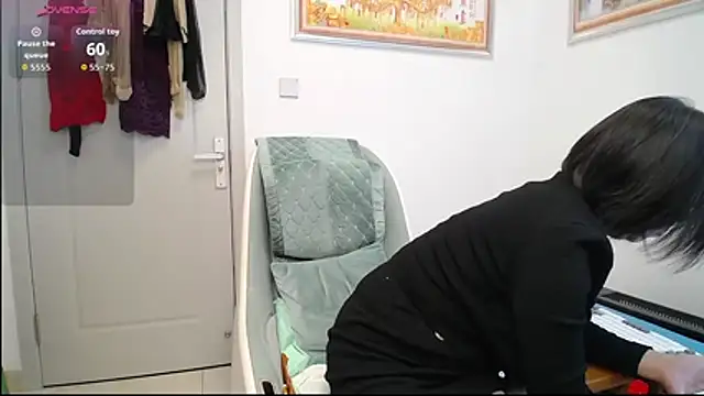 selinajuan online show from 20, 11, 2025