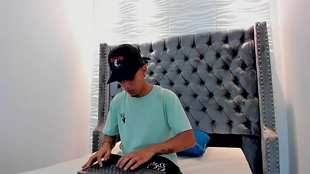 Snapshot of JACCOCK_4 chatting on 19, 11, 2025 JACCOCK 4 online show from 19, 11, 2025