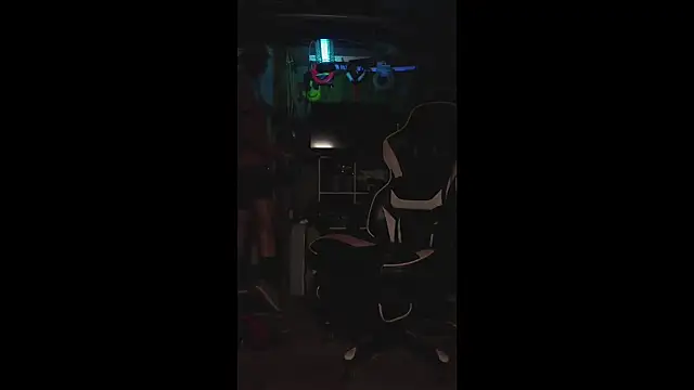 AverageMaleJay online show from 7, 10, 2025