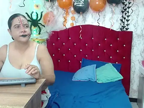 DannaLanegra2 online show from 28, 10, 2025