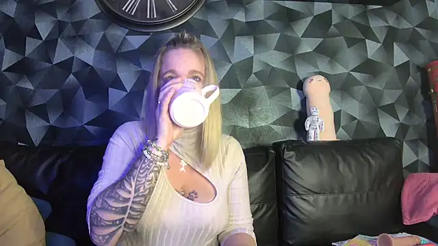 Delichieuse5 online show from 21, 11, 2025