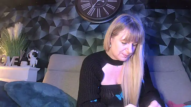 Delichieuse5 online show from 26, 2, 2025