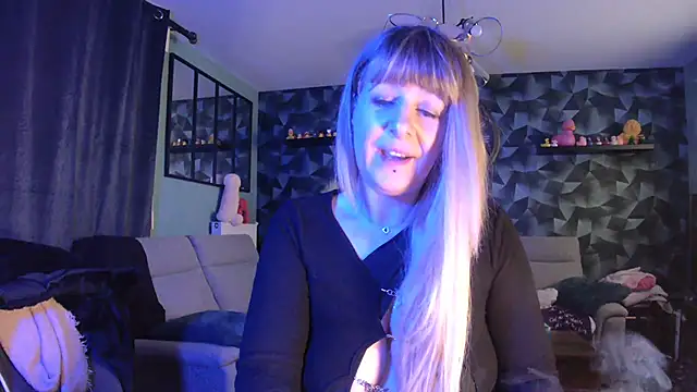 Delichieuse5 online show from 3, 2, 2025