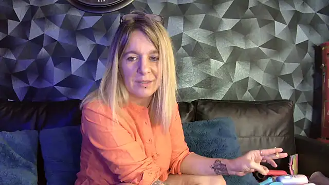 Delichieuse5 online show from 30, 11, 2025