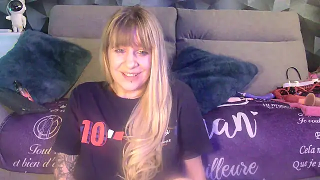 Delichieuse5 online show from 13, 1, 2025