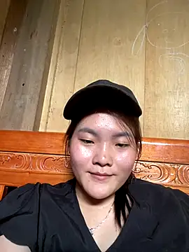 Beautiful-light22 online show from 4, 10, 2025