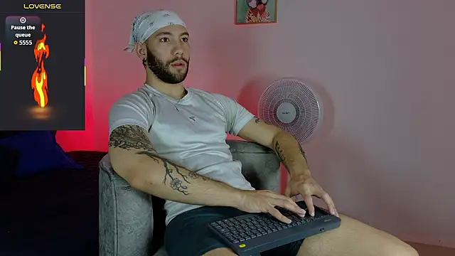 angel kyrozz online show from 15, 3, 2026