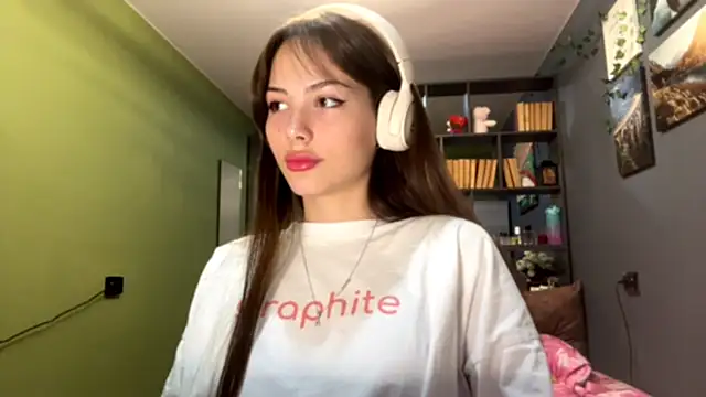 MysticAlisa online show from 4, 10, 2025