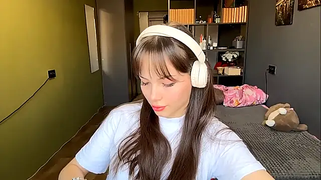 MysticAlisa online show from 2, 12, 2025