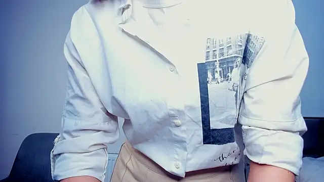 LorrieDegonia online show from 23, 10, 2025