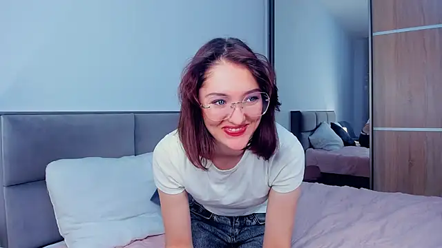 LorrieDegonia online show from 28, 10, 2025