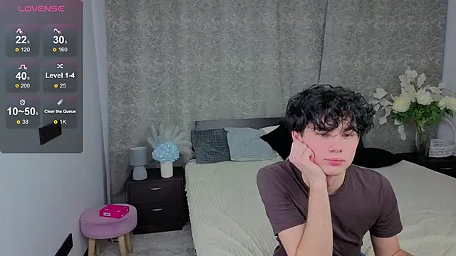 Cute Mike online show from 3, 12, 2025