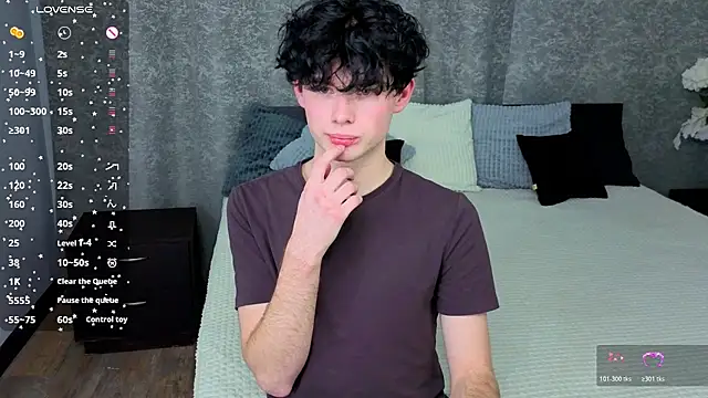 Cute Mike online show from 11, 11, 2025