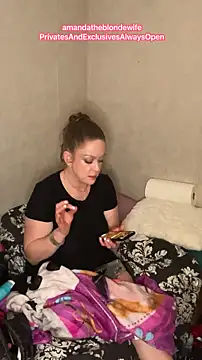 amandatheblondewife online show from 8, 4, 2026