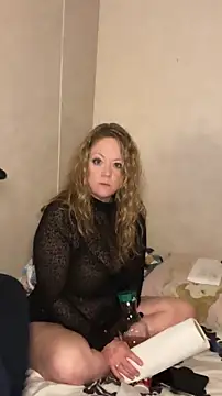 amandatheblondewife online show from 9, 7, 2026